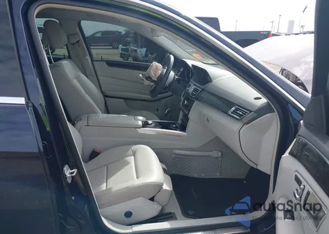 2014 Mercedes-Benz E 350 z USA, uszkodzony, nr VIN WDDHF5KB8EA984695